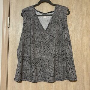 Black w/ white dots tank